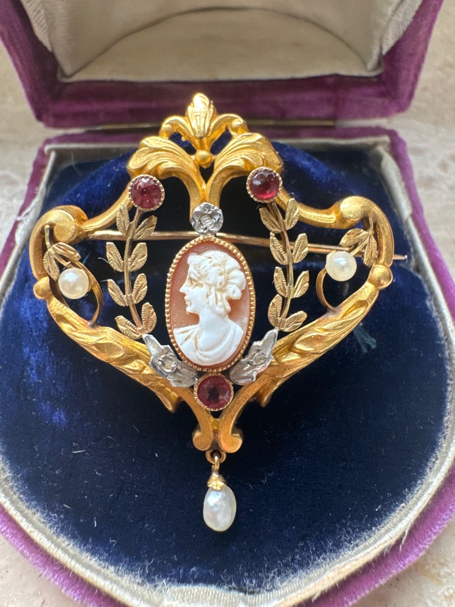 Gold Pendant Brooch Set With A Cameo, Fine Pearls, And Three Rubies 