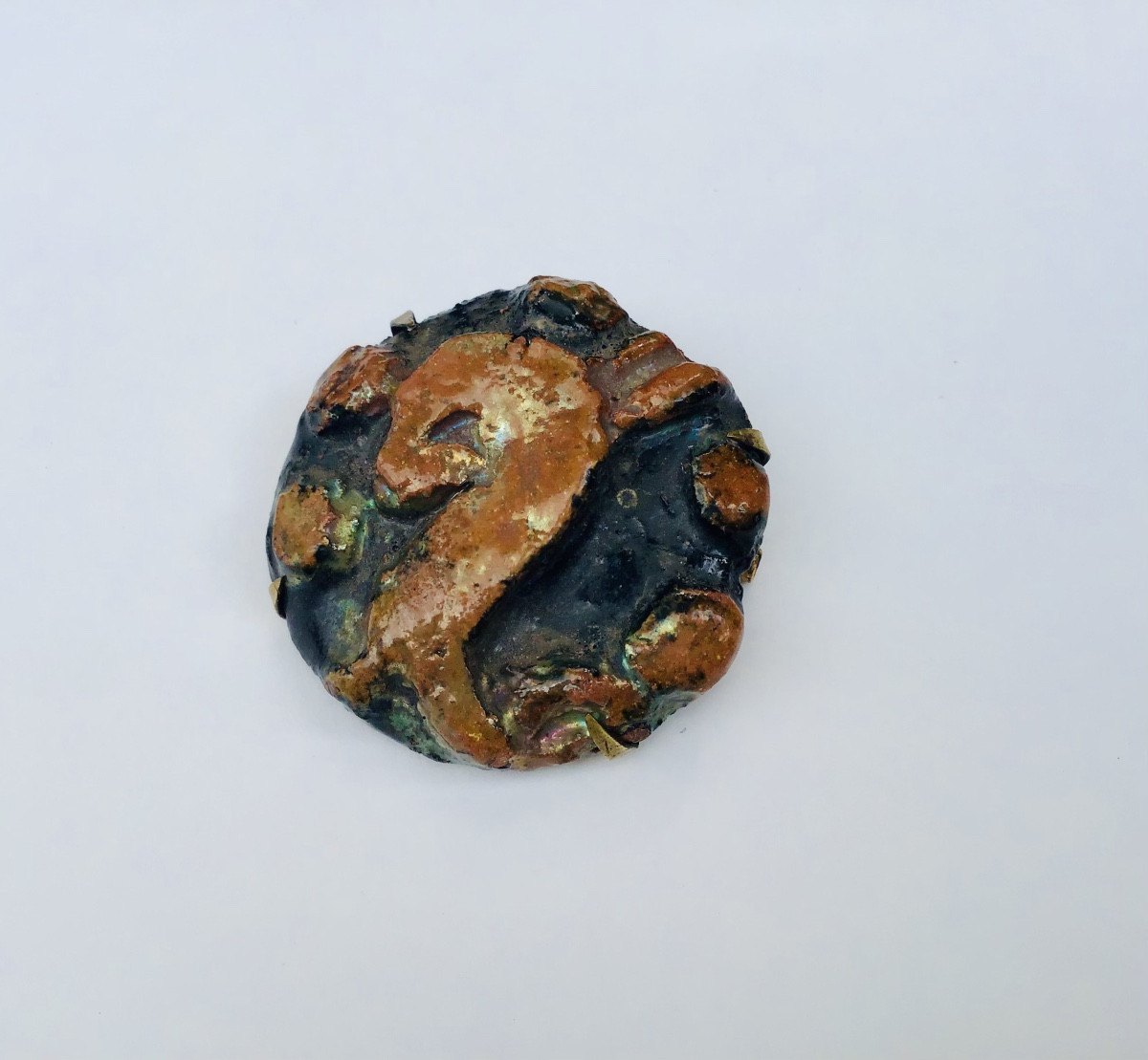 Broche en céramique émaillée signée Line Vautrin-photo-2