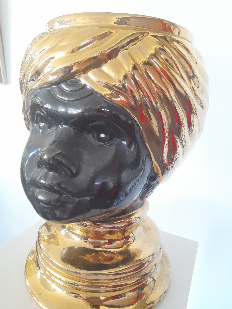 Grand vase Tête de maure sur piedouche  en céramique noire -photo-3