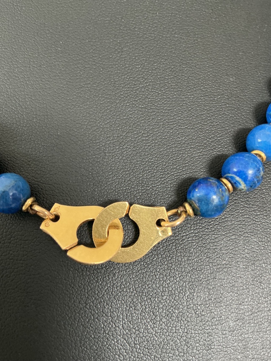 Collier lapis lazuli et fermoir menottes or 18 k-photo-4