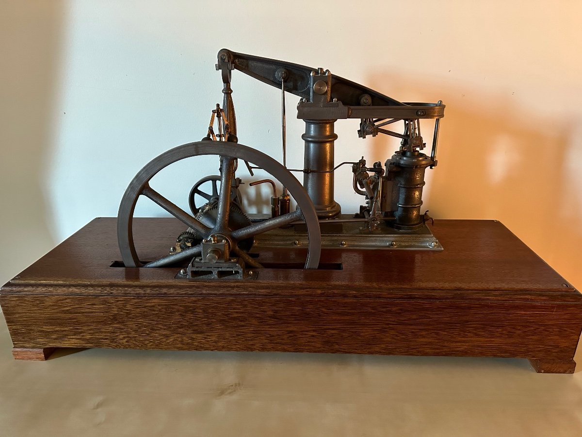 Maquette D’une Machine à Vapeur De James Watt. -photo-1