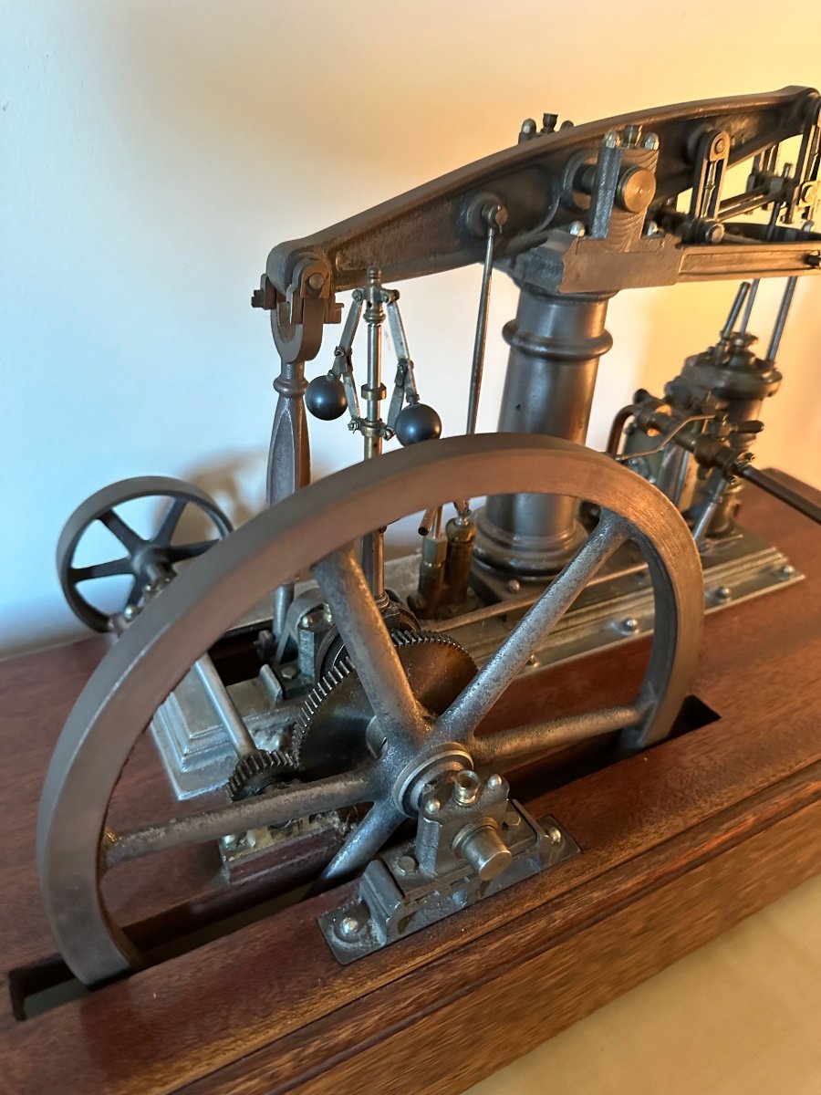 Model Of A James Watt Steam Engine.-photo-2