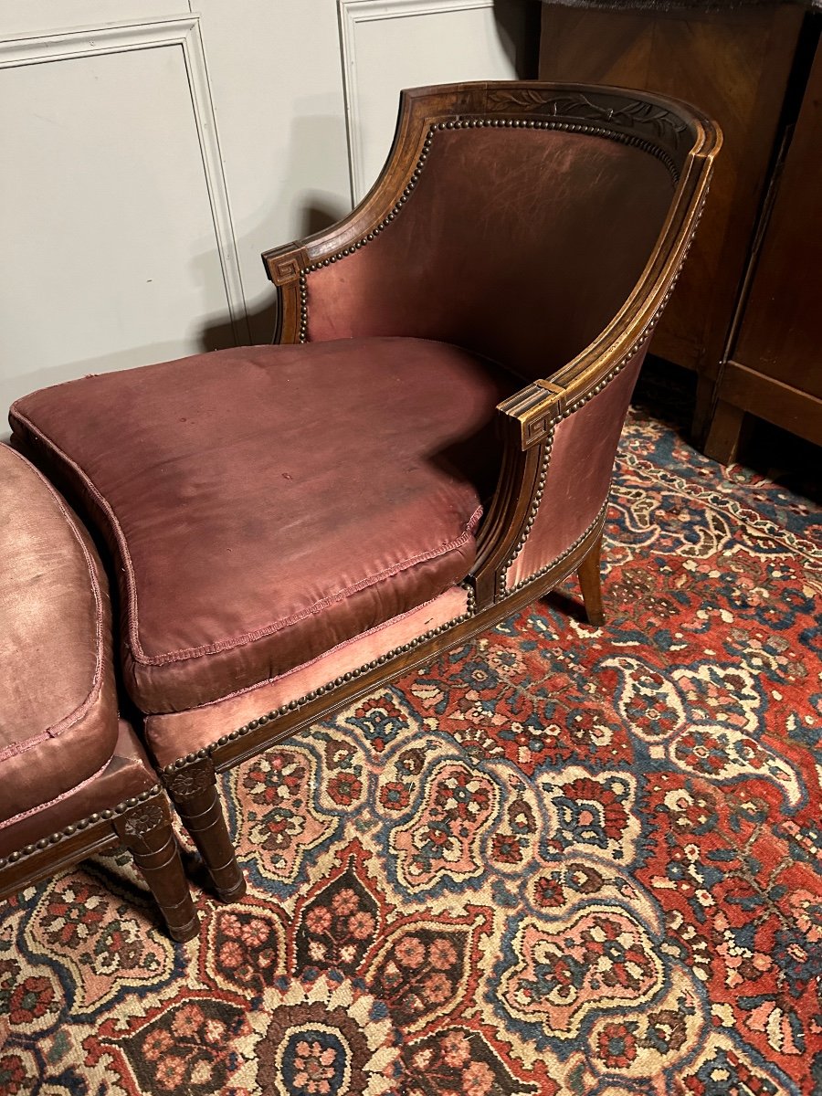Provençal Duchess In Walnut, 18th Century. -photo-3