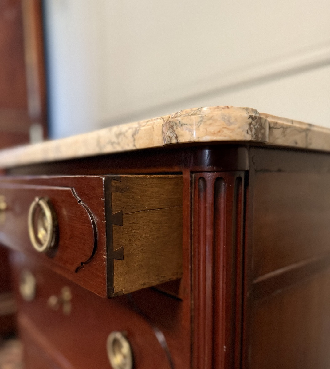 Louis XVI Style Chest Of Drawers In Mahogany. -photo-4