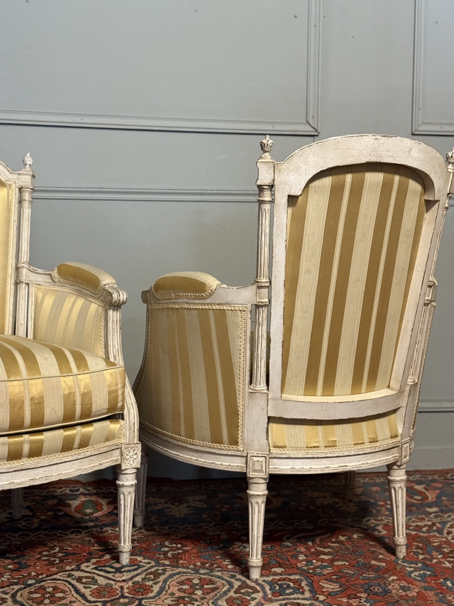 Pair Of Louis XVI Style Bergere Chairs In Painted Wood. -photo-3