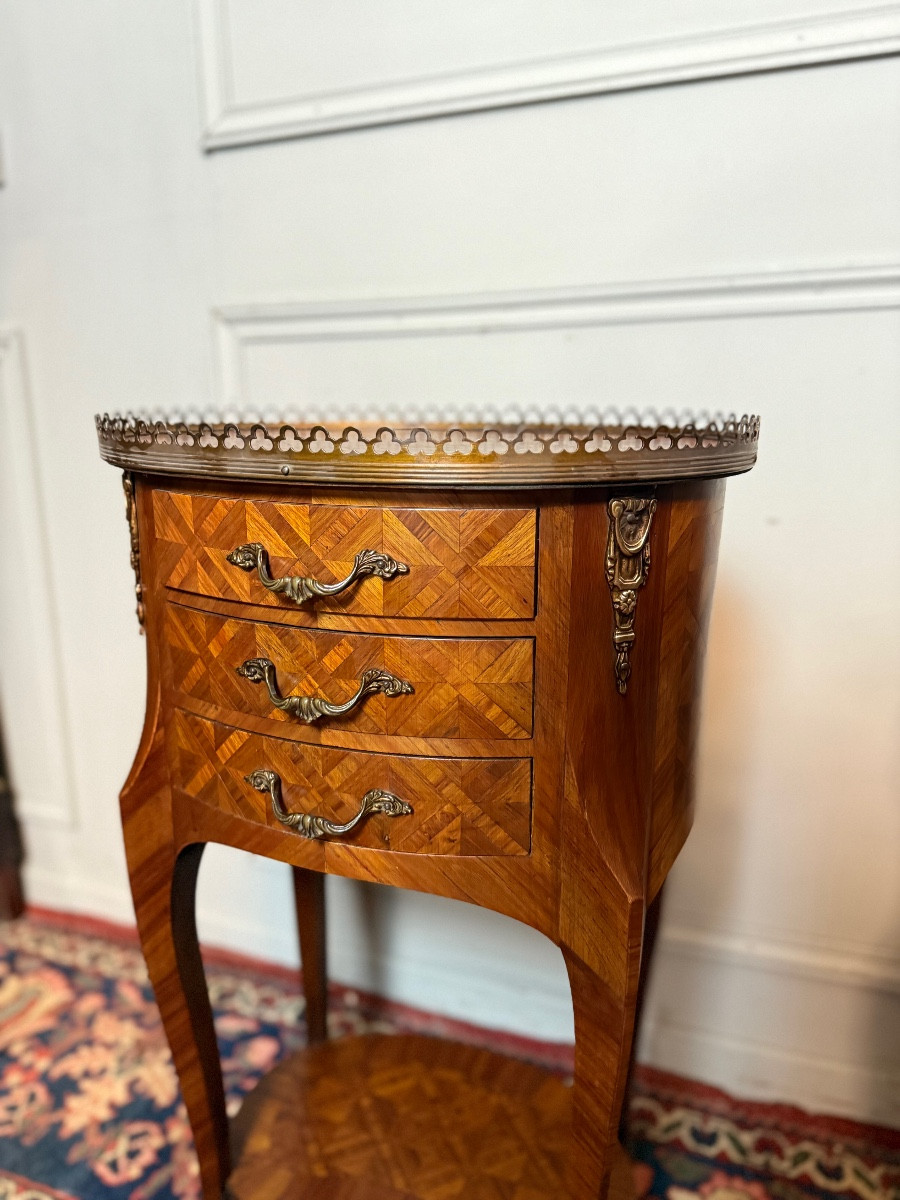 Paire de chevets de style Louis XV en marqueterie. -photo-4