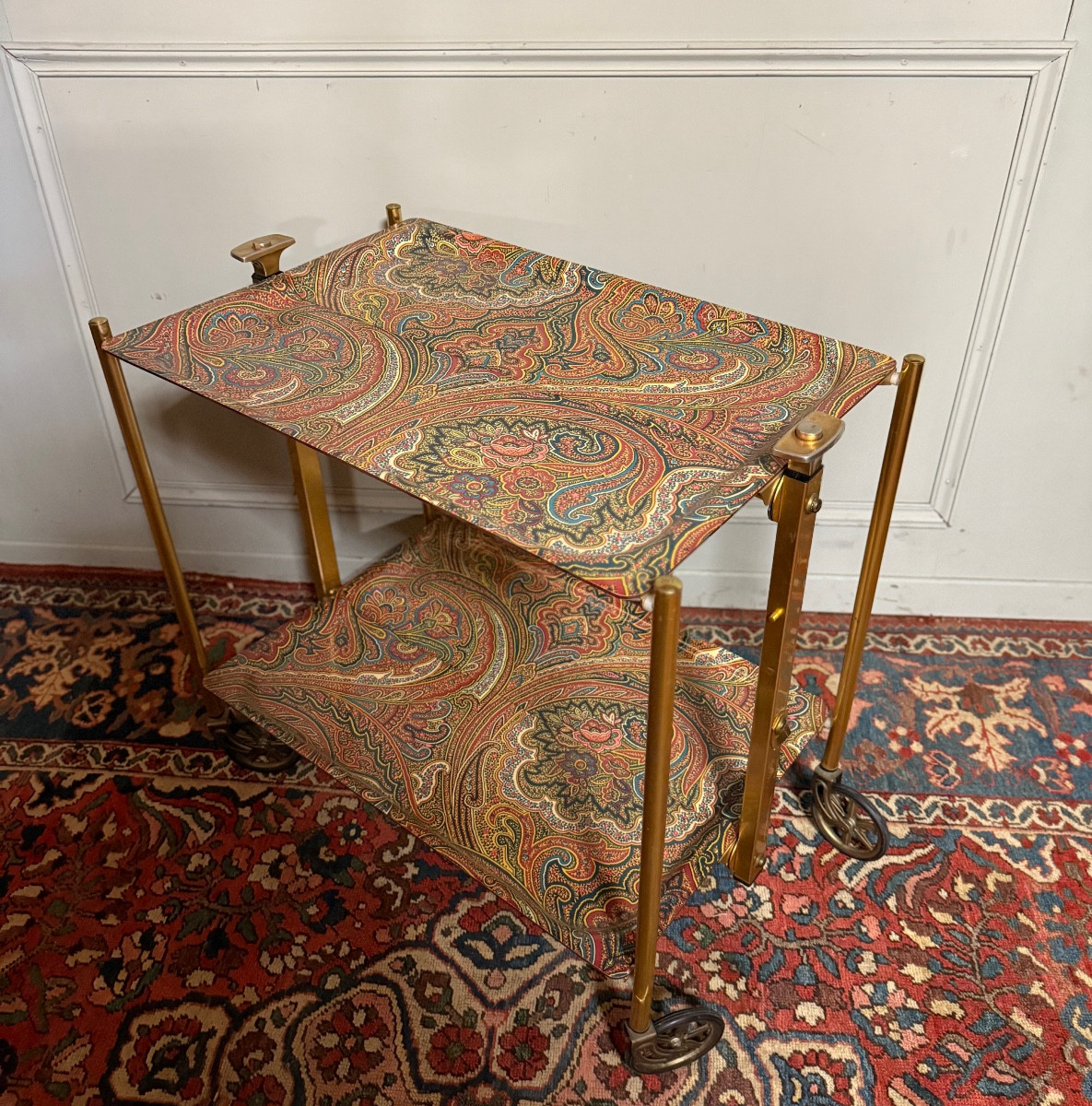TEXTABLE Table roulante et pliante. 
