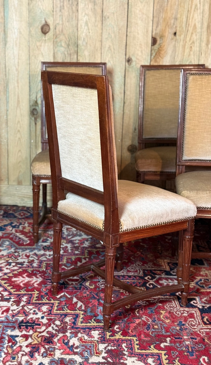 Suite de 8 chaises de style Louis XVI en acajou. -photo-3