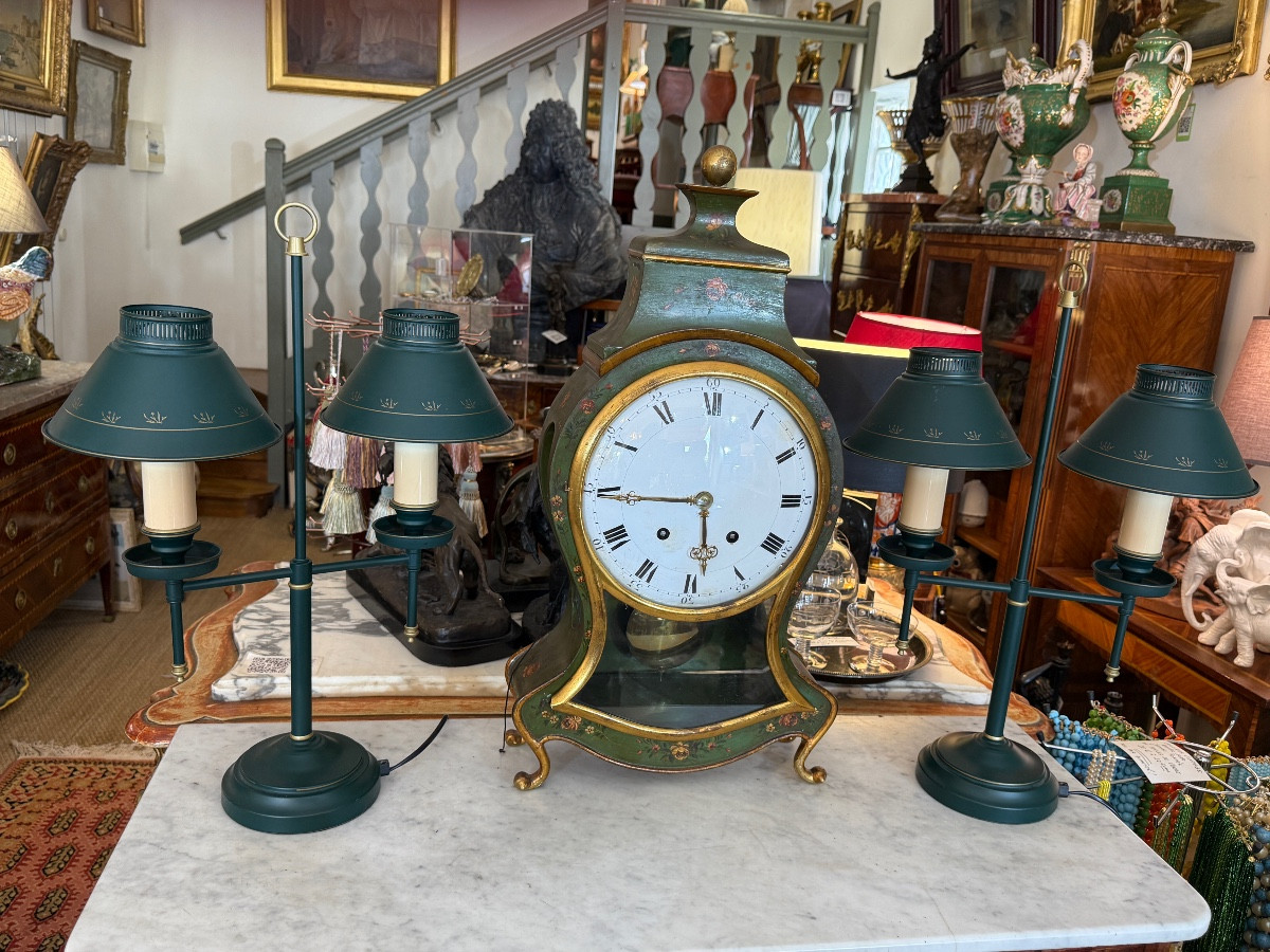 Pair Of Quinquet Lamps In Painted Sheet Metal. 
