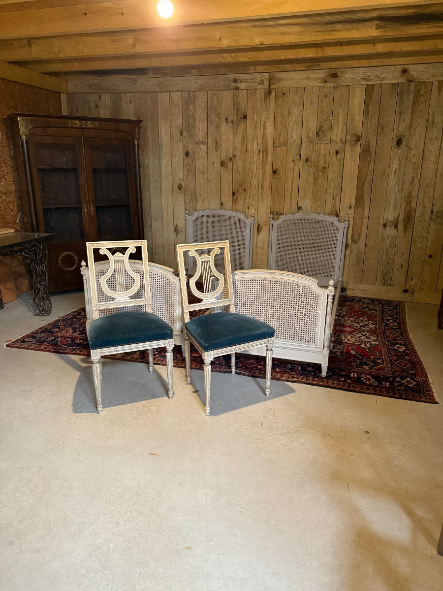 Paire de lits de style Louis XVI en bois peint. -photo-5