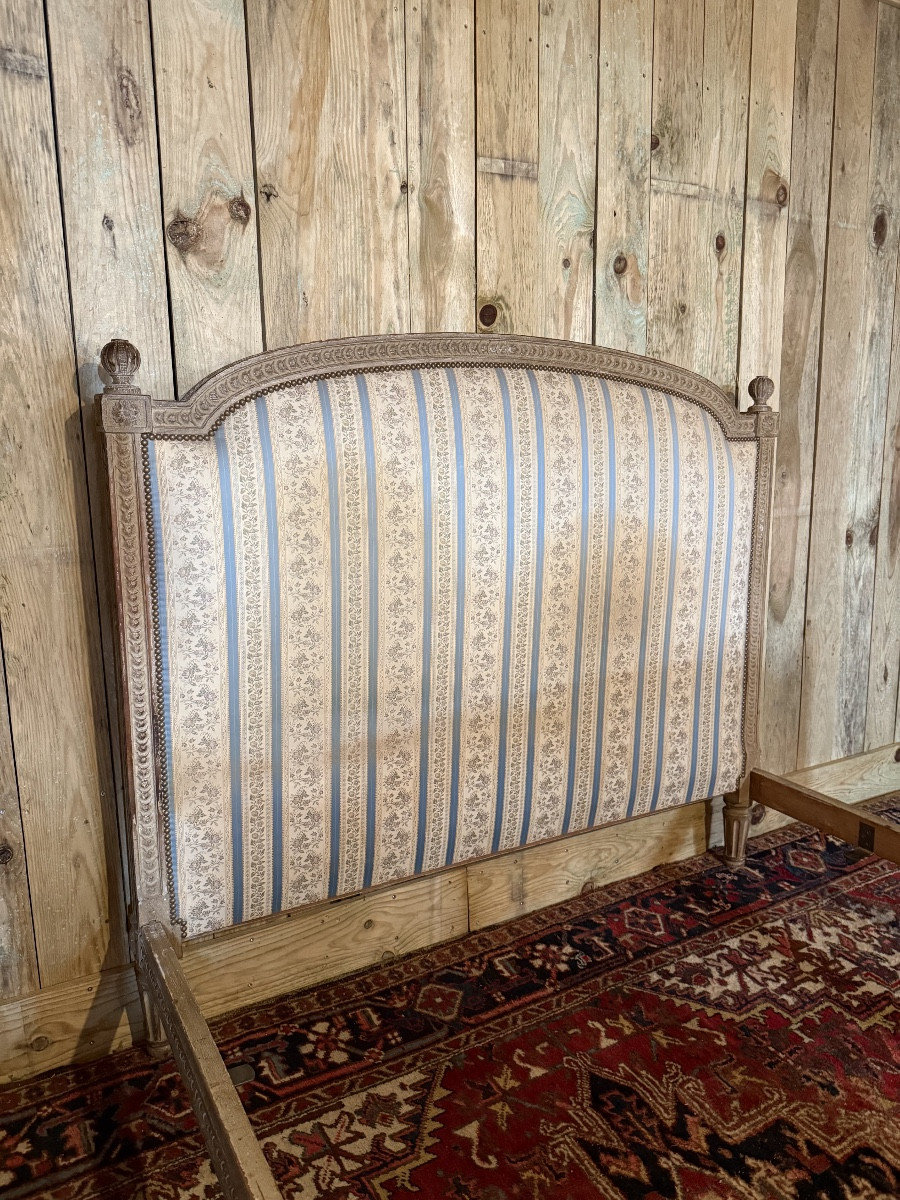 Lit de style Louis XVI en bois peint. -photo-4