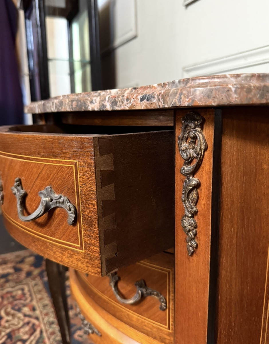 Paire de petites commodes de style transition. -photo-1