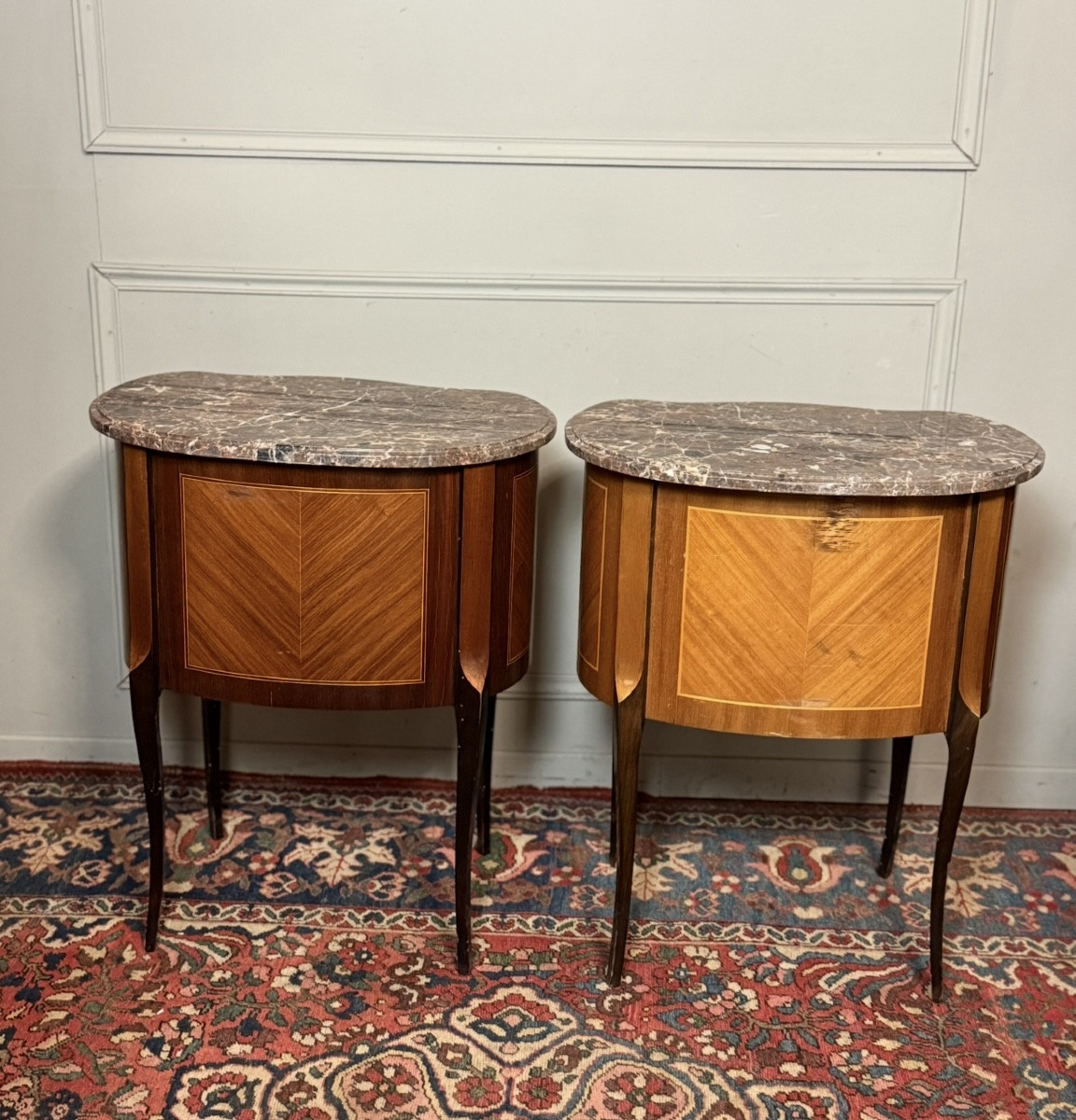 Paire de petites commodes de style transition. -photo-2