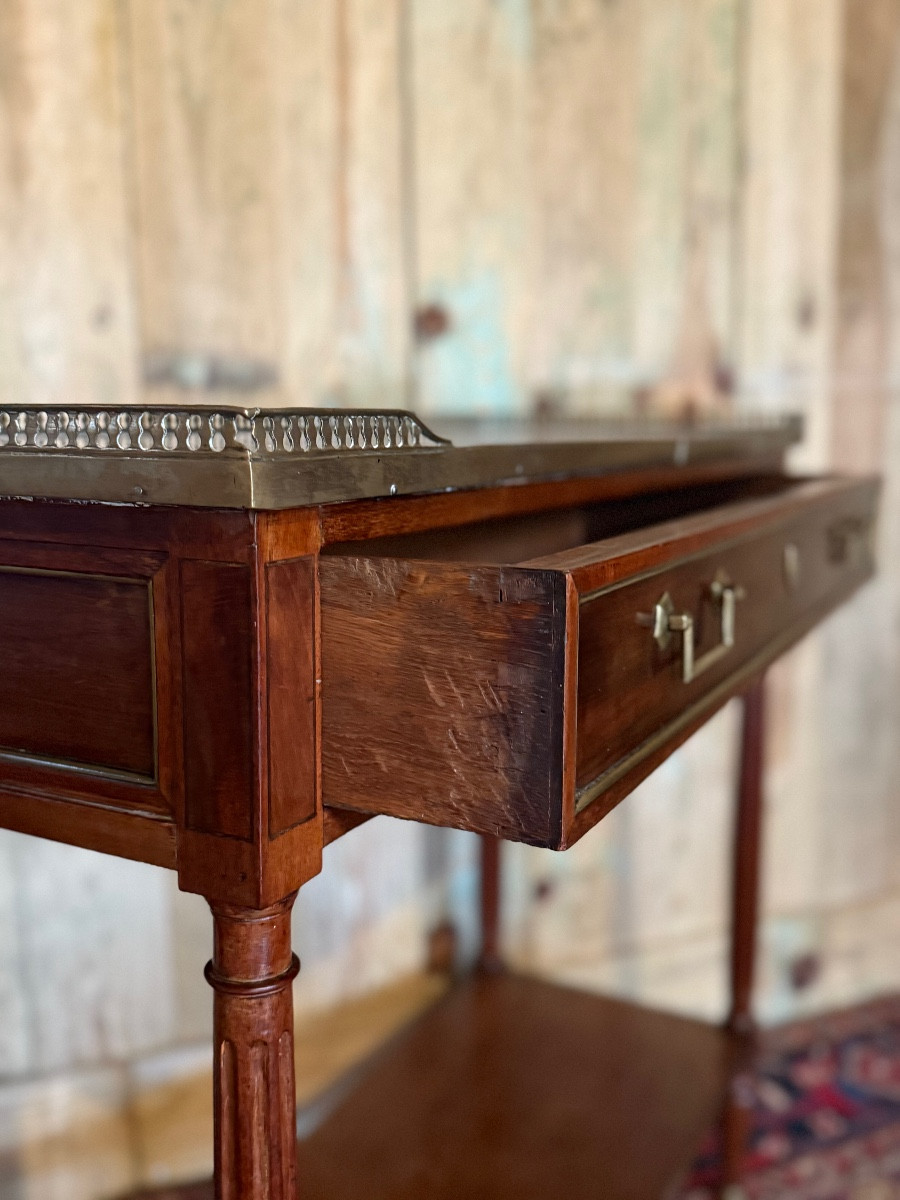 Console de style Louis XVI en acajou. -photo-2