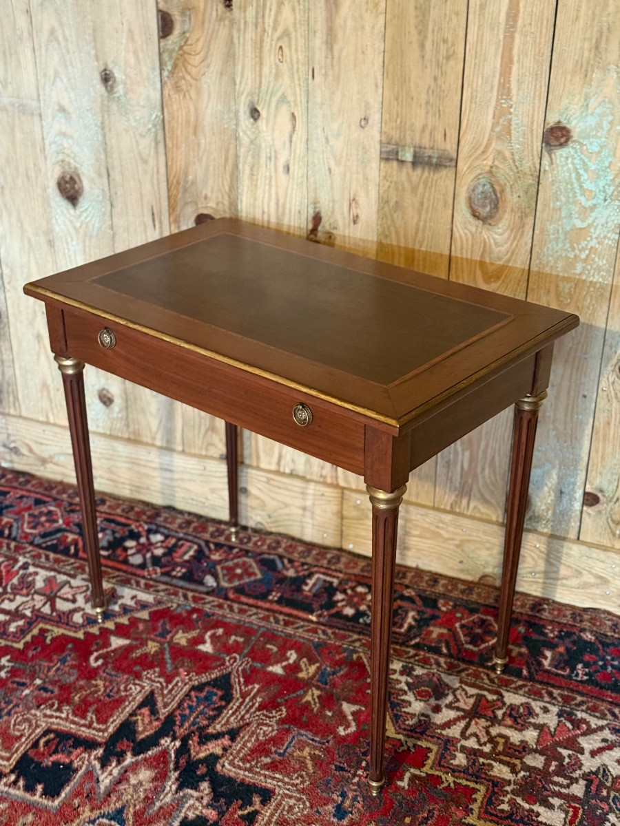 Bureau de style Louis XVI en acajou. -photo-2
