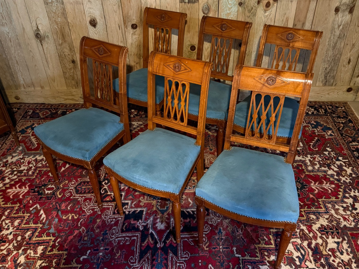 Suite de six chaises de style directoire en bois naturel. -photo-4