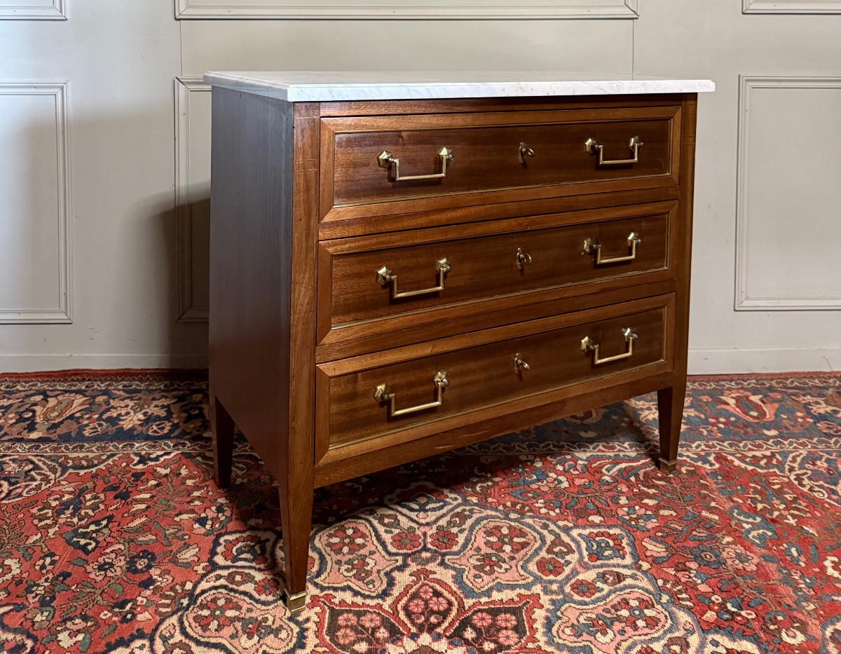 Louis XVI Style Chest Of Drawers In Mahogany. 