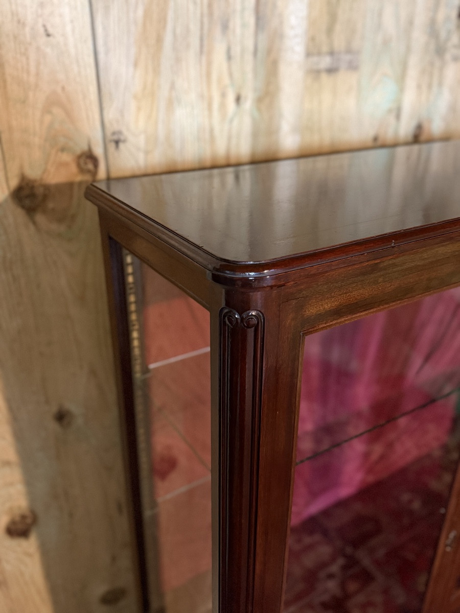 Vitrine de style Louis XVI en acajou. -photo-4