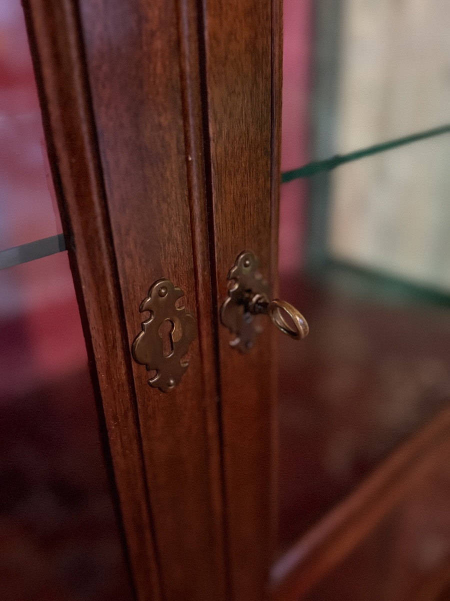 Vitrine de style Louis XVI en acajou. -photo-5