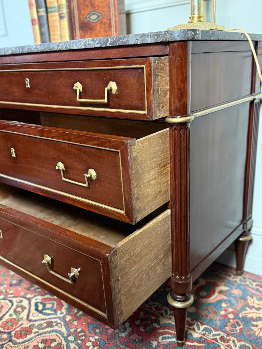 Louis XVI Style Mahogany Chest Of Drawers. -photo-2
