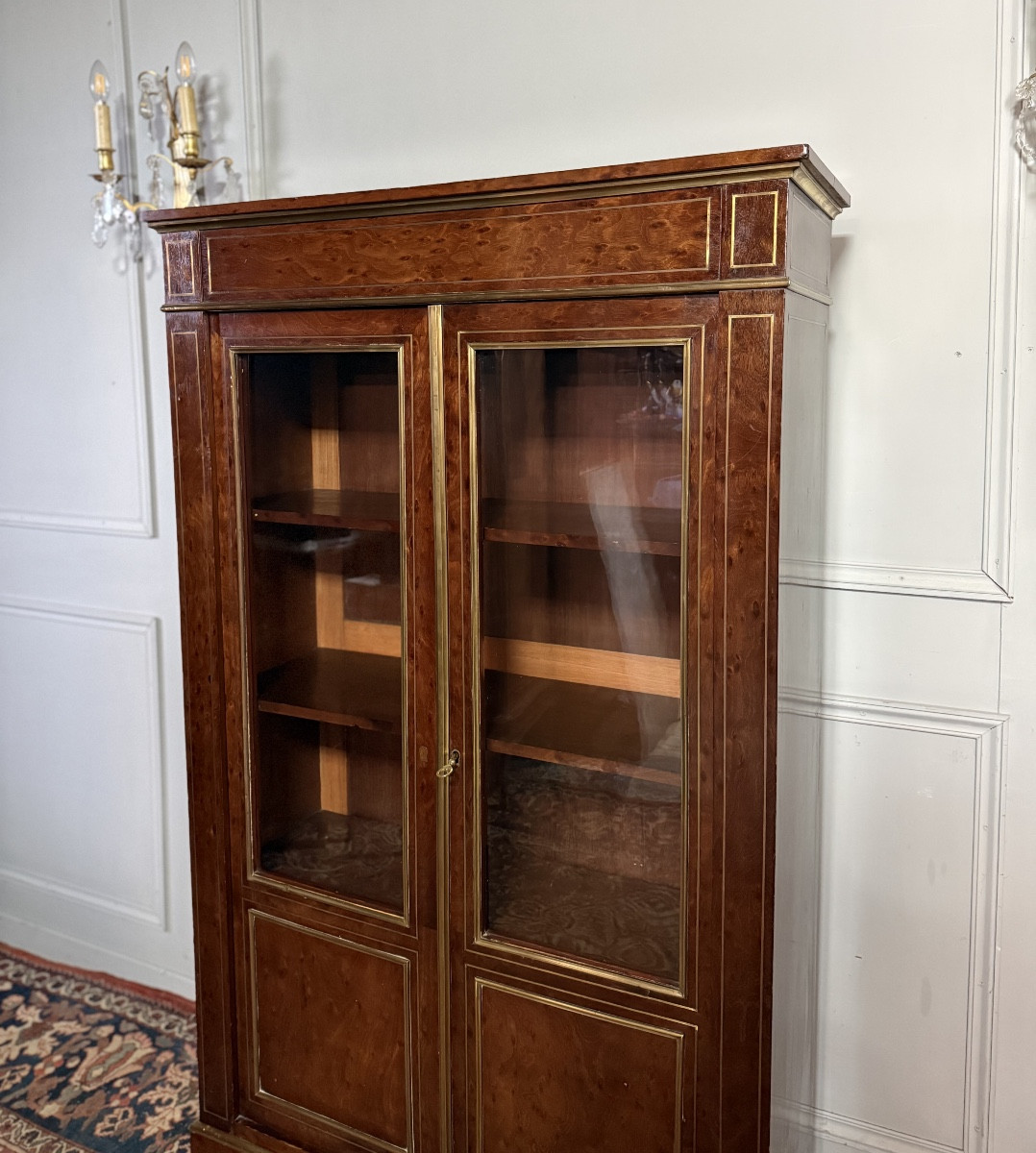 Vitrine/bibliothèque de style Louis XVI en acajou. -photo-3