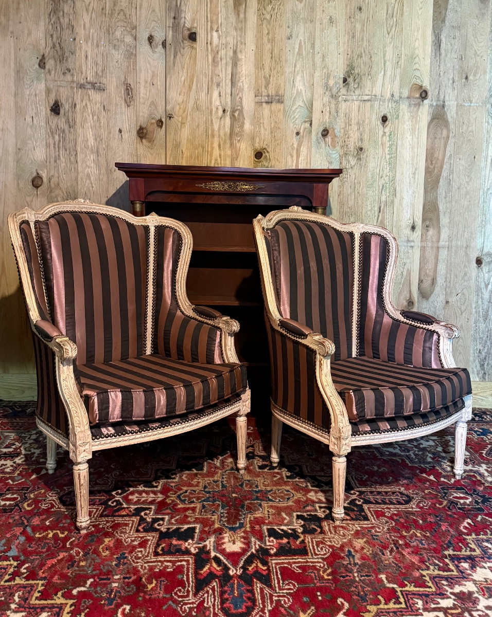 Paire de bergères de style Louis XVI. -photo-2