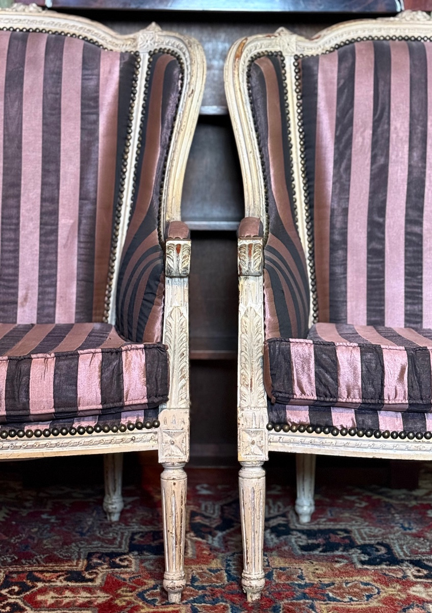 Paire de bergères de style Louis XVI. -photo-2