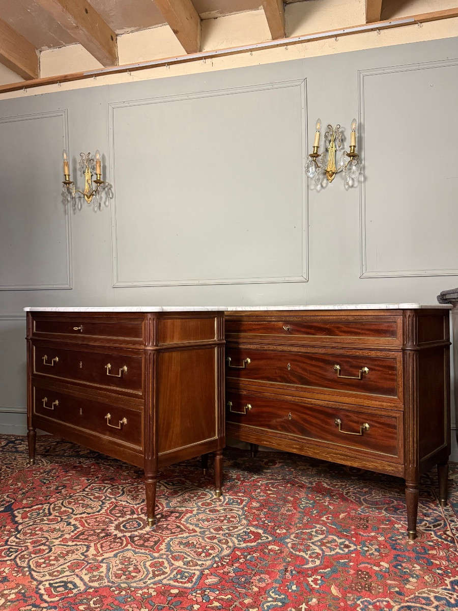 Paire de commodes de style Louis XVI -photo-2