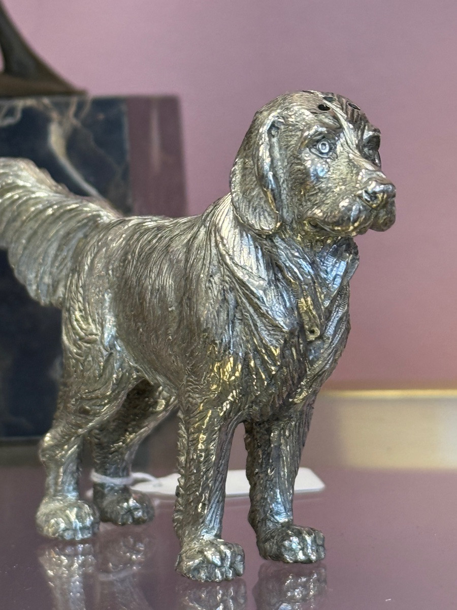 Salière poivrière en métal argenté représentant des chiens de chasse -photo-2