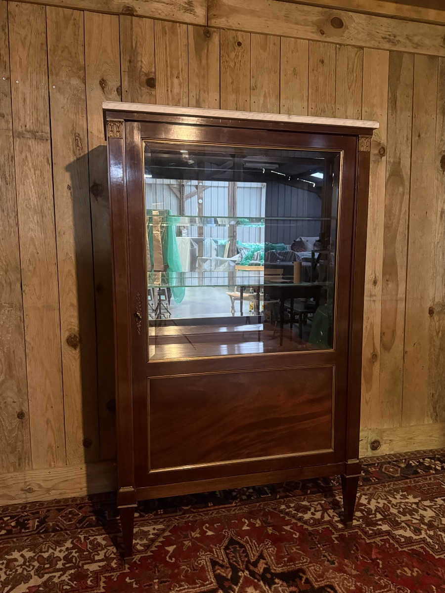 Vitrine/ Argentier de style Louis XVI en acajou. -photo-4