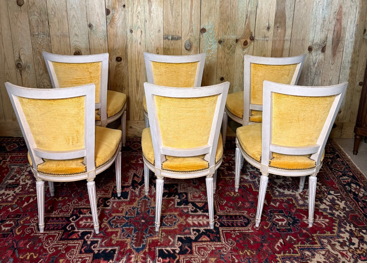 Suite de 6 chaises de style Louis XVI en bois peint. -photo-3