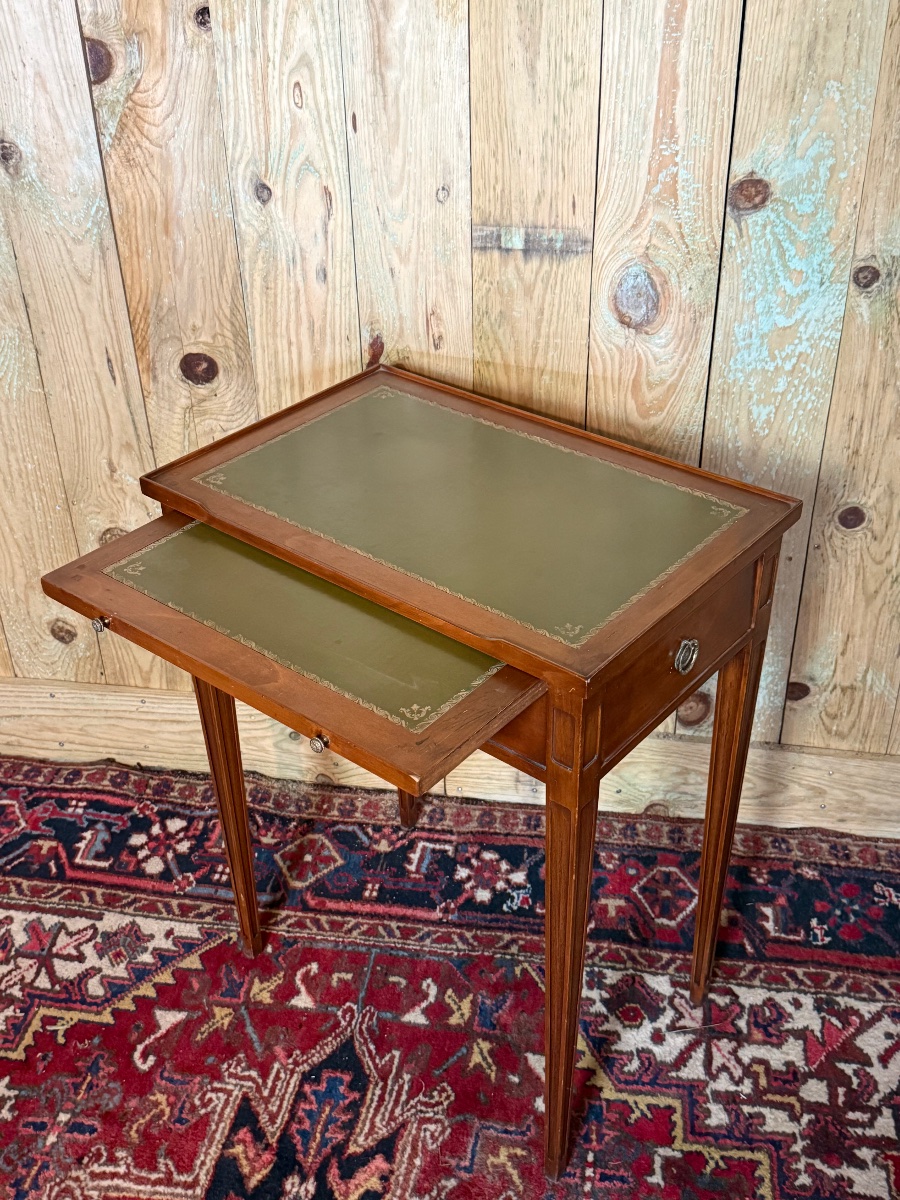 Bureau/Table à écrire  de style Louis XVI. 