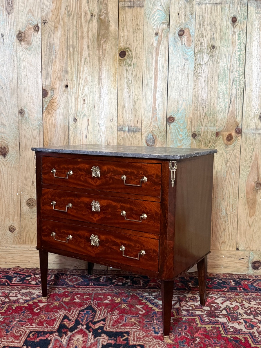 Commode de style directoire d’époque XIX ème 
