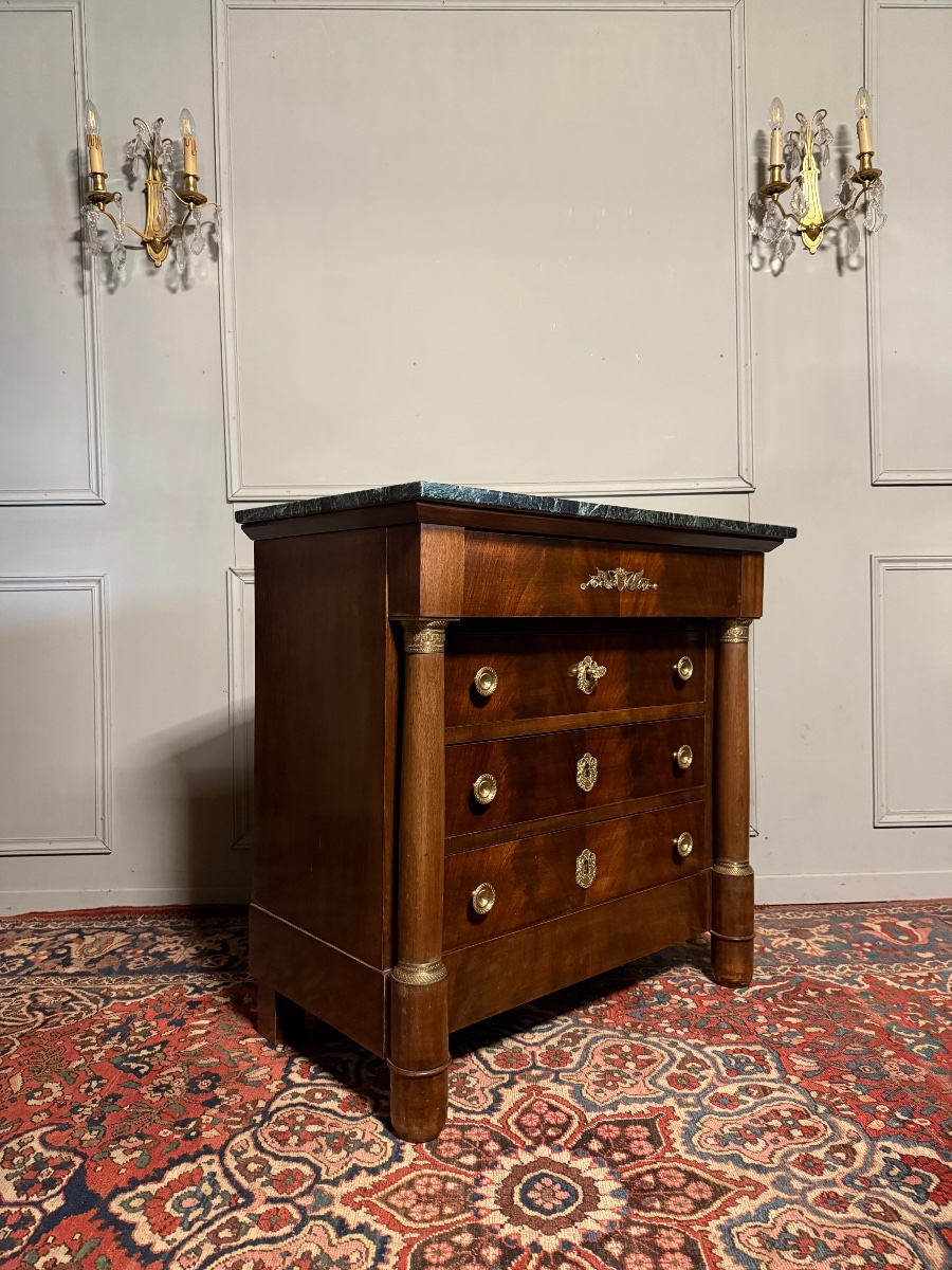 Petite commode de style Empire en acajou. -photo-1