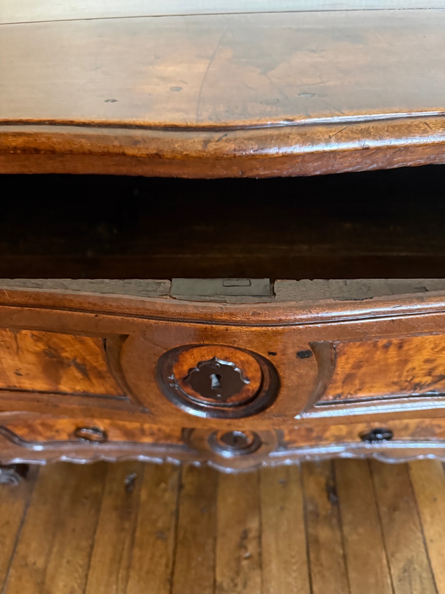 Commode d'époque XVIII ème en bois naturel. -photo-1