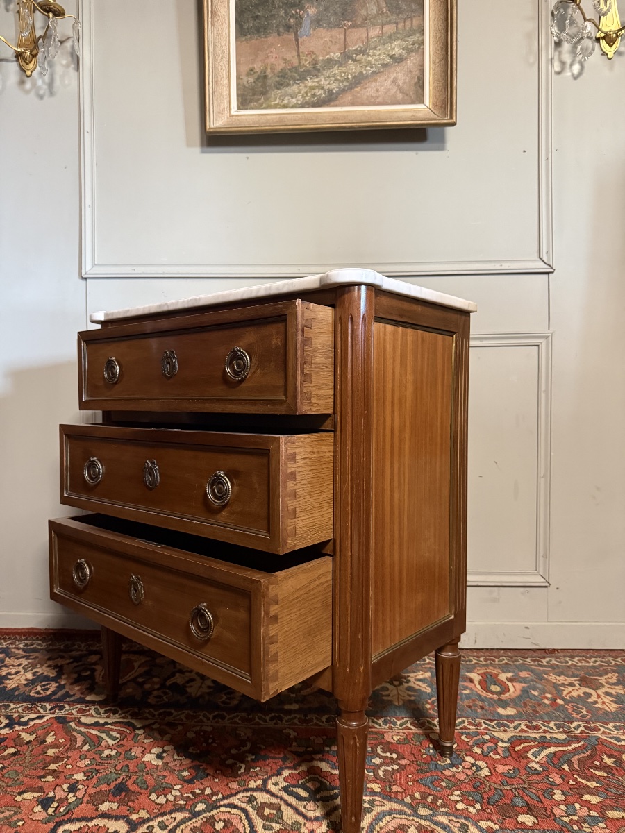 Commode de style Louis XVI en acajou. -photo-2