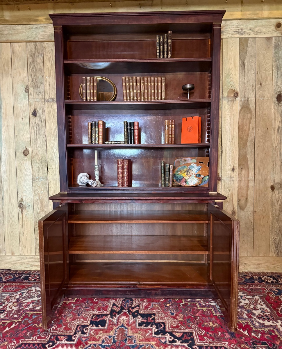 Bibliothèque de style Directoire en acajou. Maison Meyssignac Paris