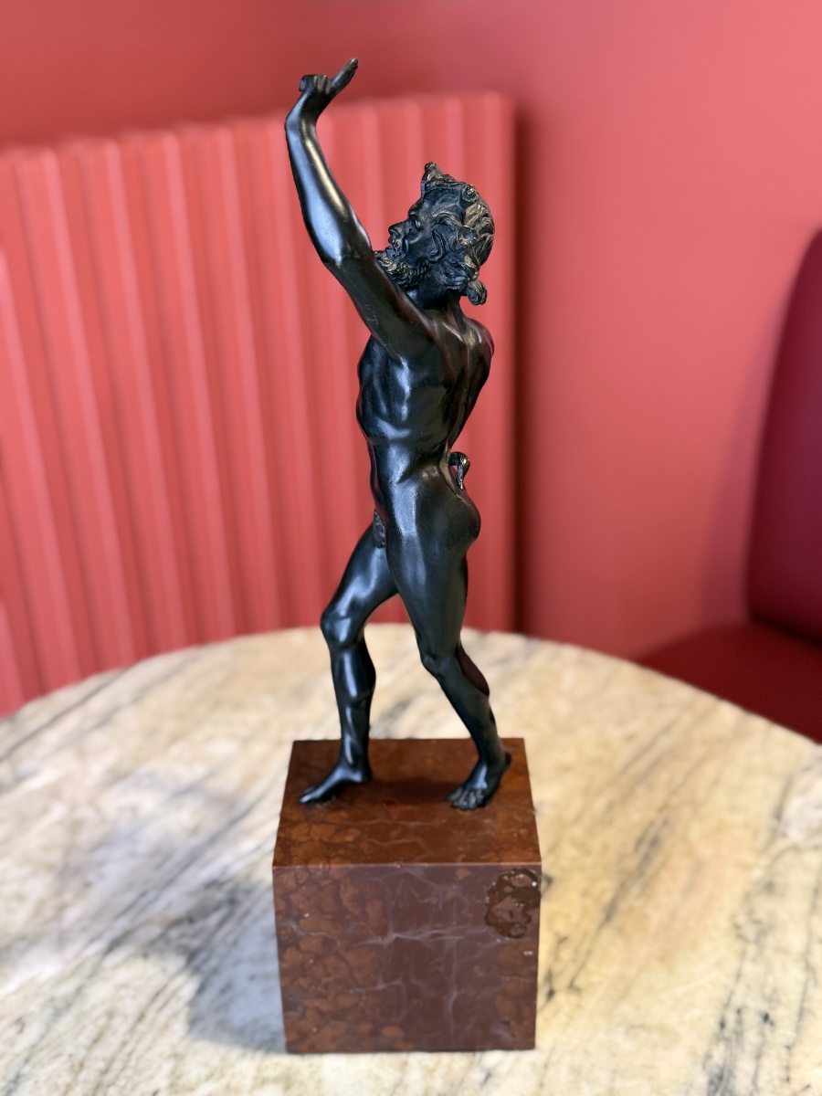 Bronze " Faune dansant de Pompeï " Bronze du grand tour sur marbre rouge griotte.-photo-3
