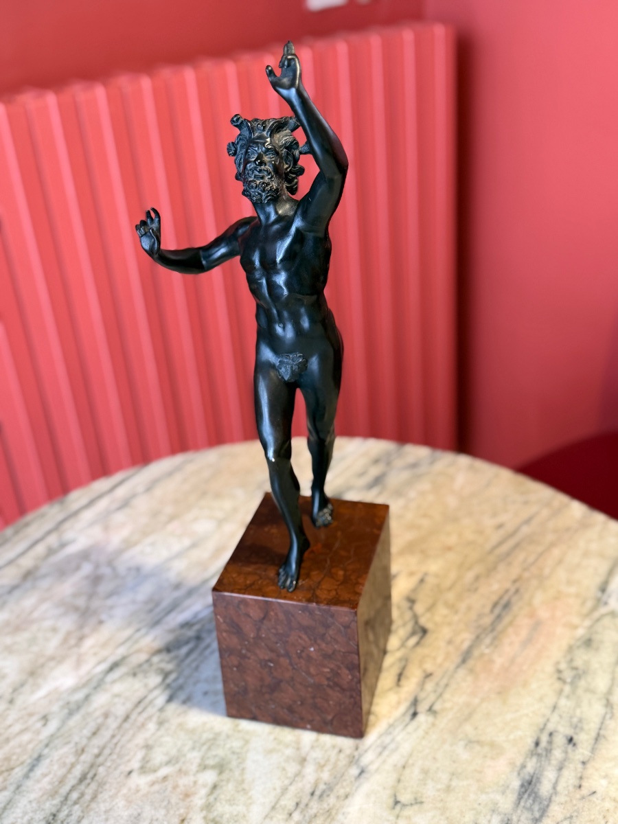 Bronze " Faune dansant de Pompeï " Bronze du grand tour sur marbre rouge griotte.-photo-4