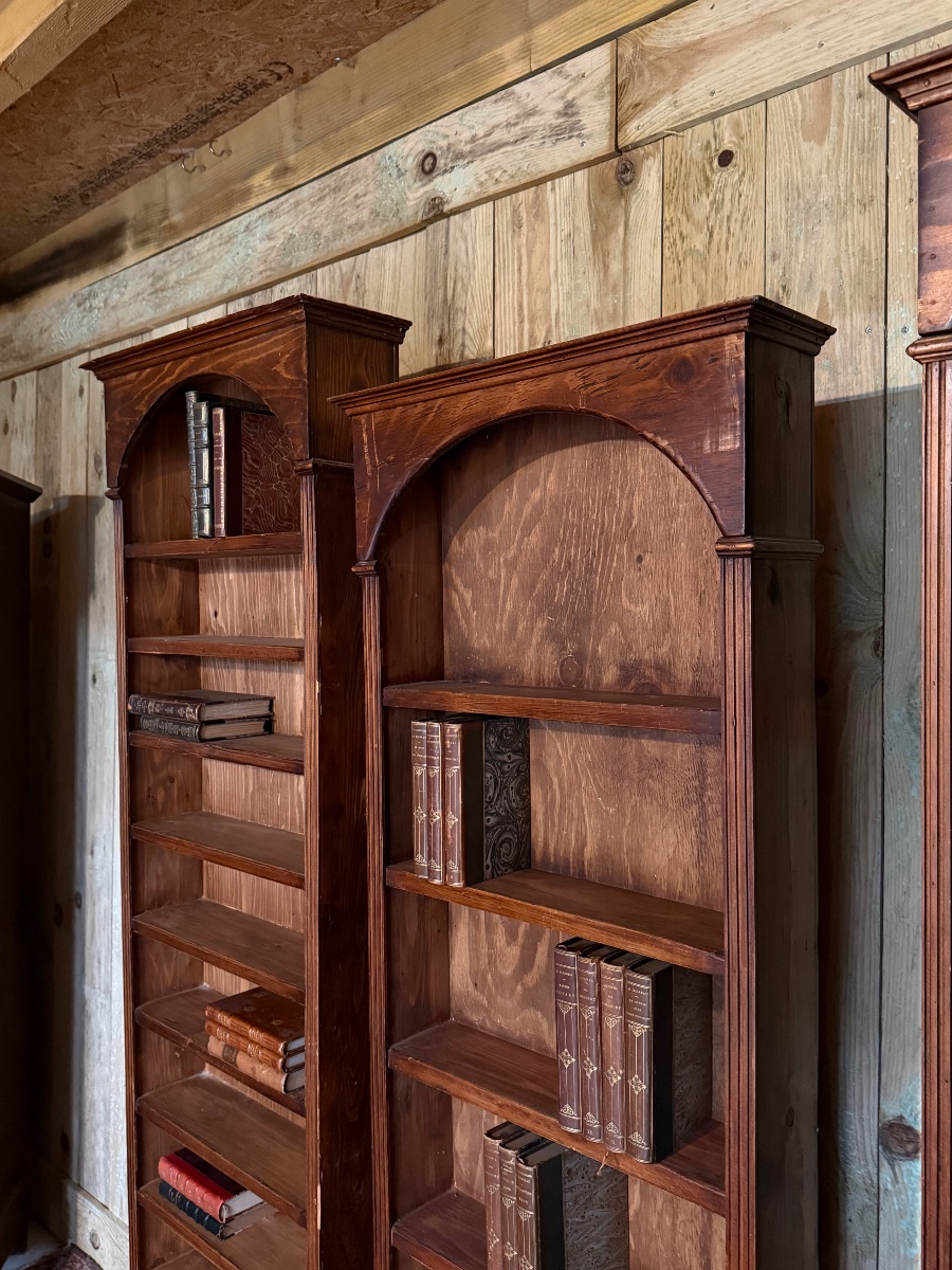 Ensemble de trois Bibus / Bibliothèques de style Louis XVI  Milieu XX ème. -photo-4