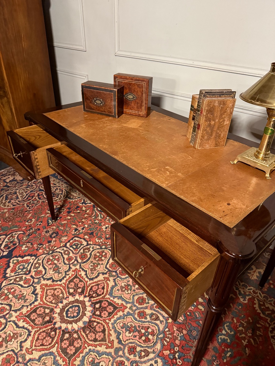 Bureau de style Louis XVI en acajou. -photo-4