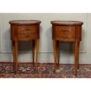 Paire de petites tables chiffonnières en marqueterie. 