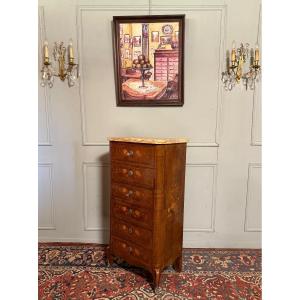 Chiffonnier de style transition, en marqueterie. 