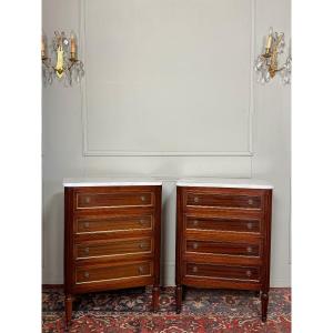 Paire de petites commodes chevets de style Louis XVI 