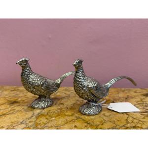 Paire Salière poivrier en metal argenté, représentant un couple de faisants