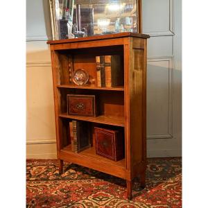 Bibus / Bibliothèque de style Louis XVI en bois naturel. 