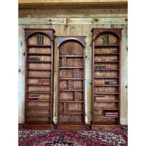 Ensemble de trois Bibus / Bibliothèques de style Louis XVI Milieu XX ème.