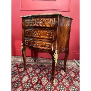 Commode De Style Louis XV En Marqueterie De Fleurs. 