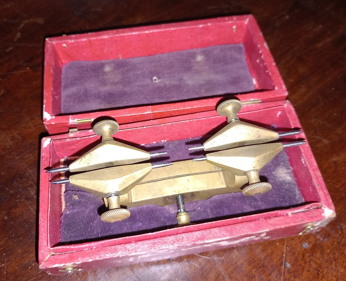 Tour D'horloger (établi/table De Travail) Pour Réparation De Montres - Occasion, Marque Générique