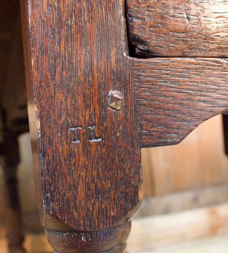 English Folding Pedestal Table In Oak Wood - 18th Century England - Tl Stamp-photo-2